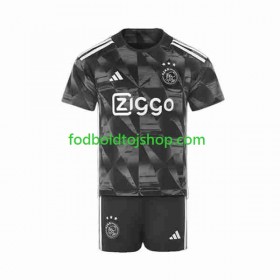 AFC Ajax Børn 3. Fodboldsæt 2023-24 S/S (+ Korte bukser)